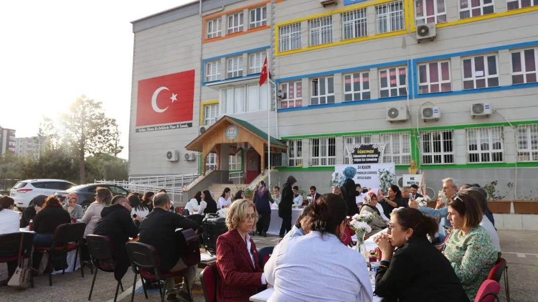 Adana Usulü Öğretmenler Günü Mangal Ateşiyle Şenliğe Döndü 3